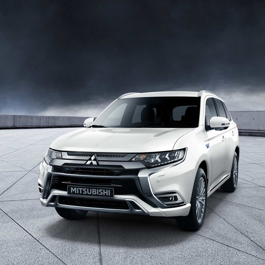 outlander-phev-business-black-white