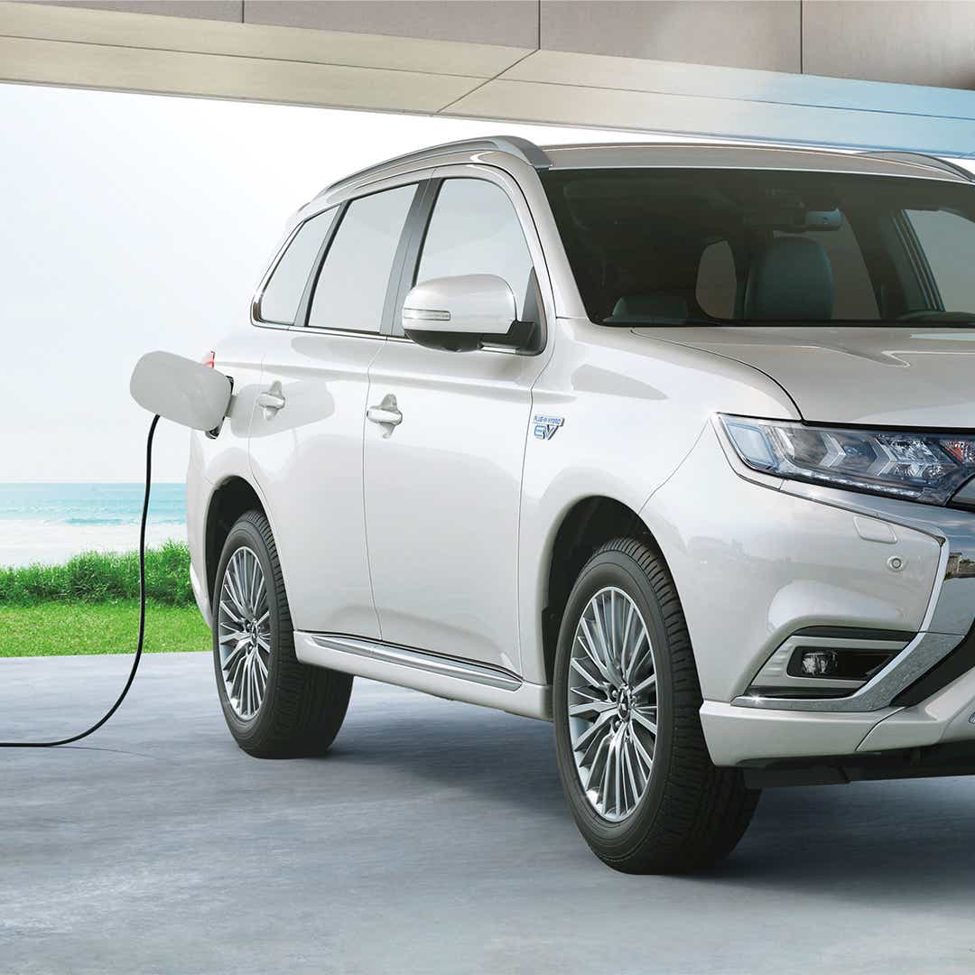 outlander-phev-lataaminen